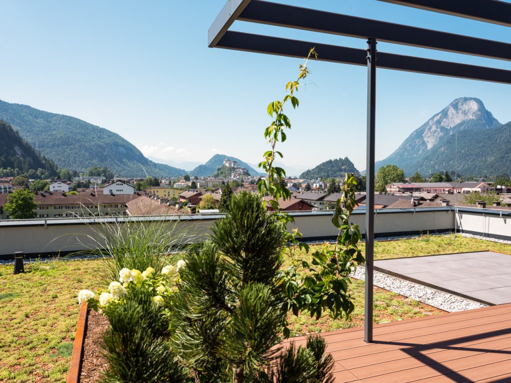 Pavillon am Dach mit Blick auf die Festung Kufstein